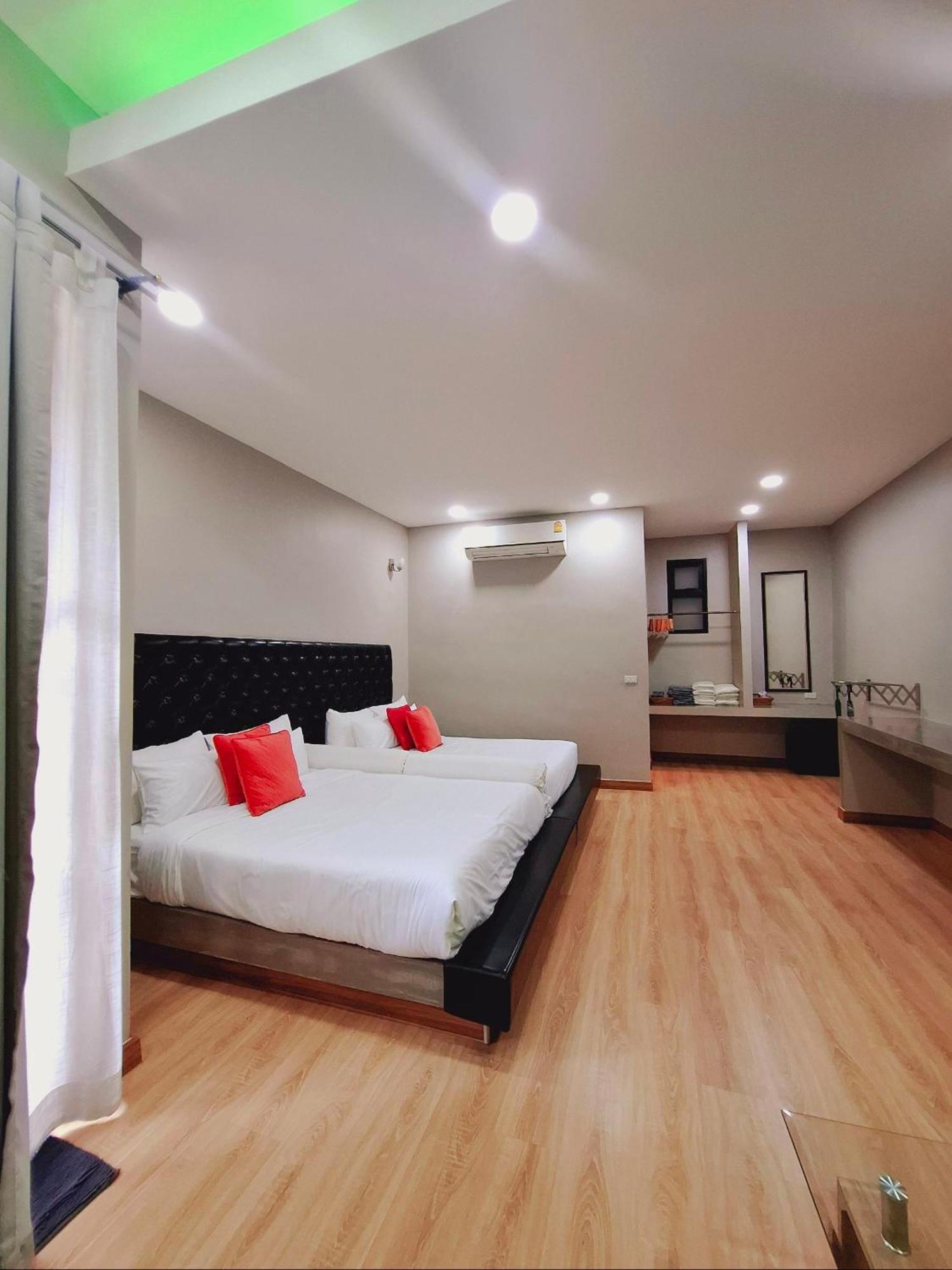 Sawasdee​ Buriram​ Resort Buri Ram Quarto foto